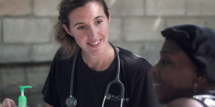 Was bedeutet 24-Stunden-Pflege eigentlich und wie funktioniert sie wirklich? 1 24-Stunden-Pflege