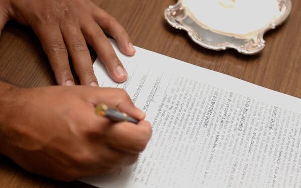 Muss eine Reihe von Bedingungen entsprechen Bedeutung & Anwendung 1 Bedingungen