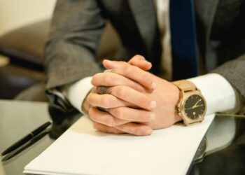 Dienstleister gründen: Anmeldung, Versicherung, Kunden