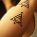 Dreieck Tattoo Bedeutung – Symbolik & Ursprung 8 dreieck tattoo bedeutung