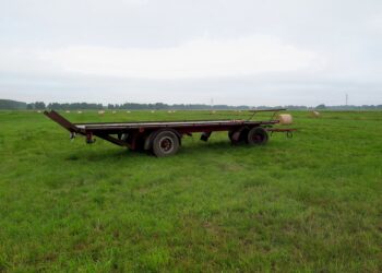 Glas- und Betontransporte mit Spezialfahrzeugen