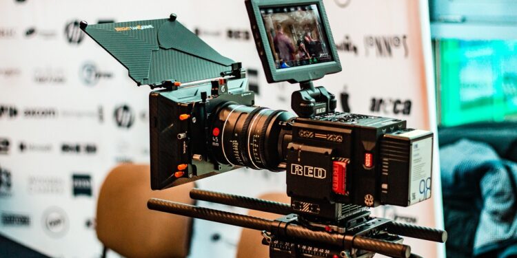 Warum Unternehmen auf KI-Videos setzen 